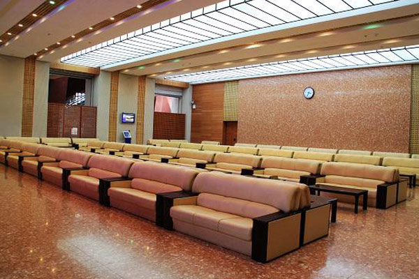 Soft-seated waiting rooms Soft-seated waiting rooms