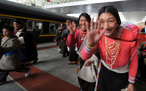 Lhasa Railway Station Was Expected to Serve 160,000 Travelers during Chinese New Year