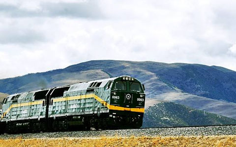 Two New Tourist Trains Launched in Tibet