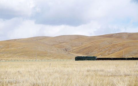 Lhasa-Shigatse Railway to be Opened in September