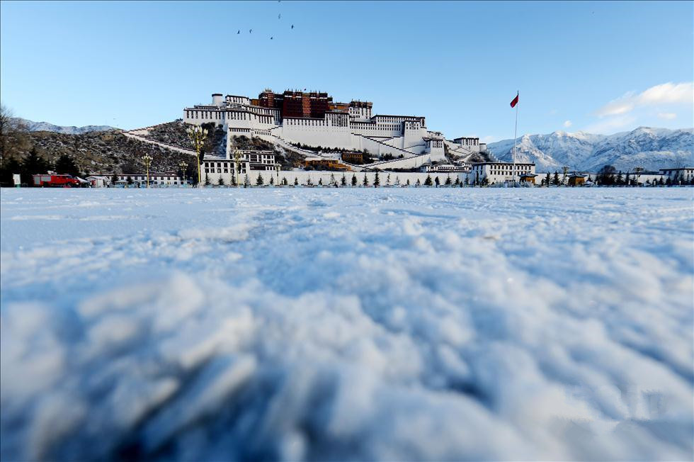 The First Snow in Lhasa