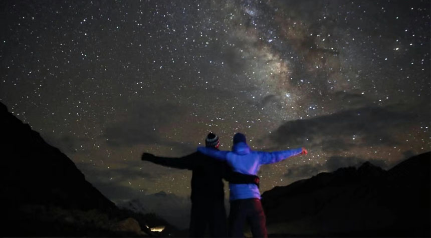 Enjoy the superb view of starry sky at EBC