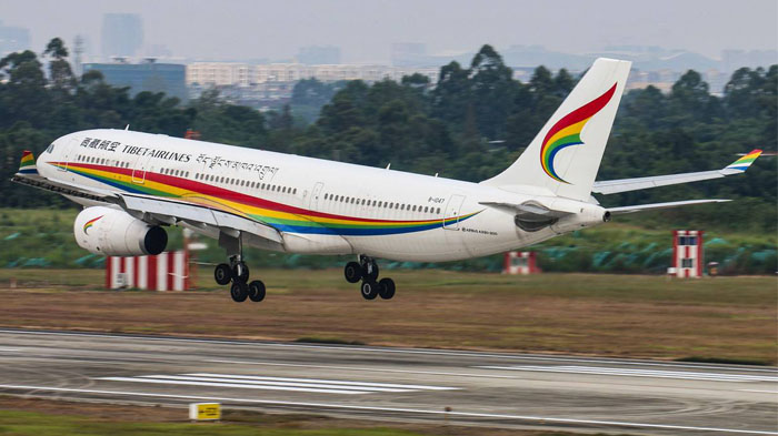 Tibetan Airlines offers the most flights from Chengdu to Lhasa
