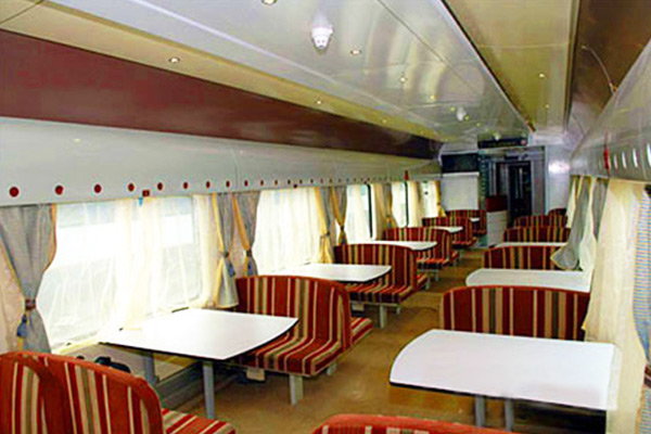 Dinning car of Qing-Tibet train Dinning car of Qing-Tibet train