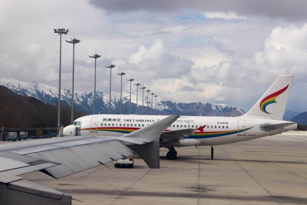 Planes on Lhasa Konggar Airport Planes on Lhasa Konggar Airport