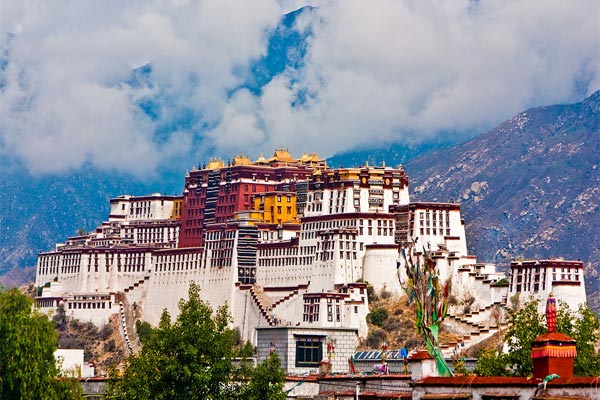 Potola Palace in Lhasa Potola Palace in Lhasa