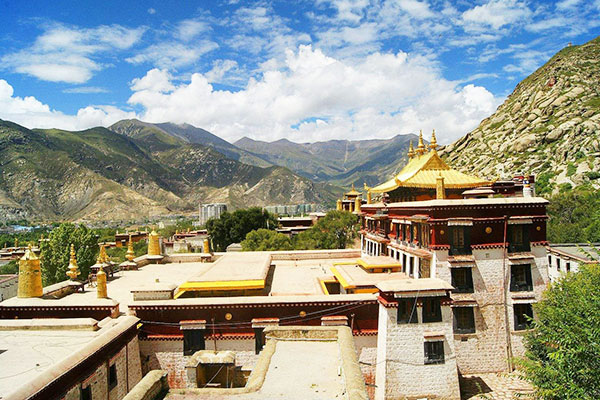  Sera Monastery 