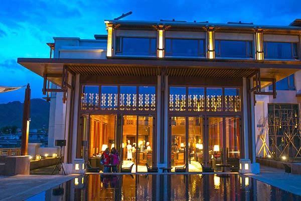 Shangri-La Hotel Lhasa Shangri-La Hotel Lhasa