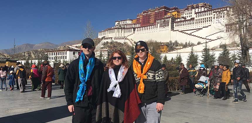 Visit Potala Palace in Lhasa Visit Potala Palace in Lhasa