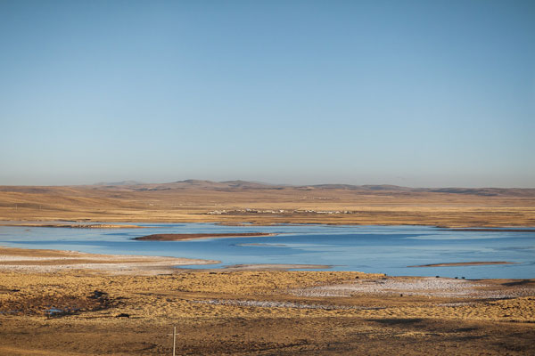 Views on the route heading for Lhasa in Changtang areas