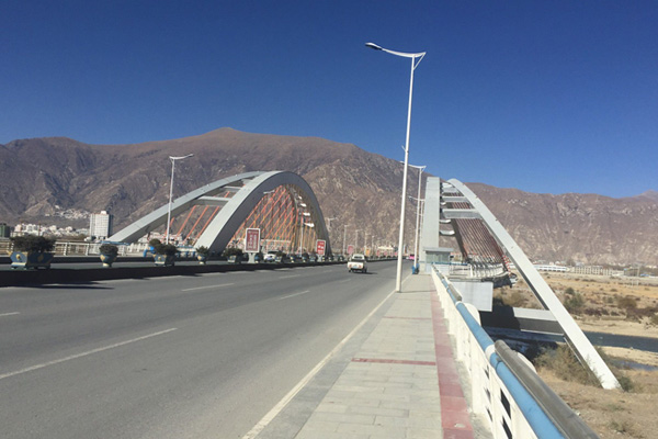 Liuwu Bridge Links to Lhasa City Liuwu Bridge Links to Lhasa City