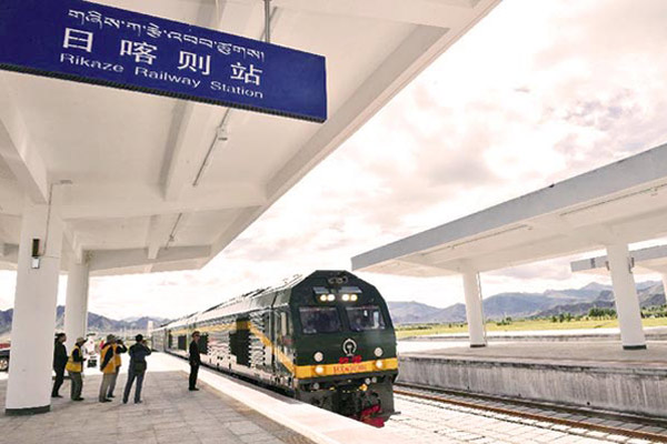 Shigatse Railway Station platforms