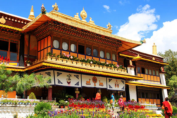 Norbulingka Palace 