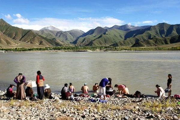 Tibetan Bathing Festival Tibetan Bathing Festival
