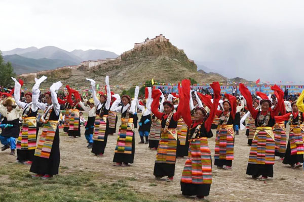 Tibetan Damar festival in Gyantse Tibetan Damar festival in Gyantse