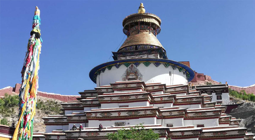 Explore Kumbum Stupa in Gyantse