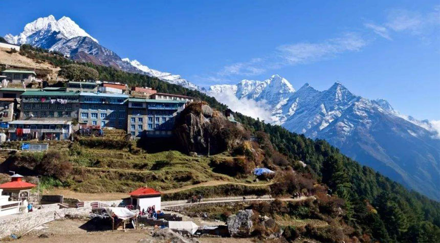 Mount Everest at Nepal EBC