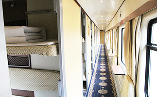 the hard sleeper corridor on Tibet trains