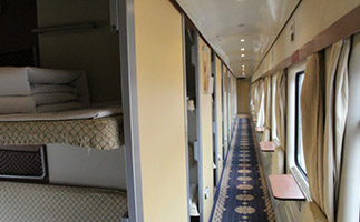 Hard sleeper cabin