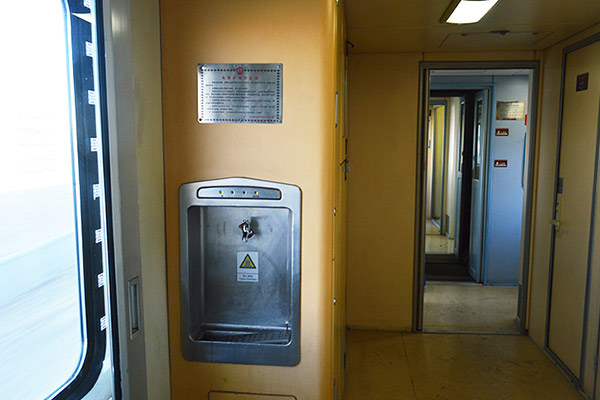 Hot water on Tibet trains Hot water on Tibet trains