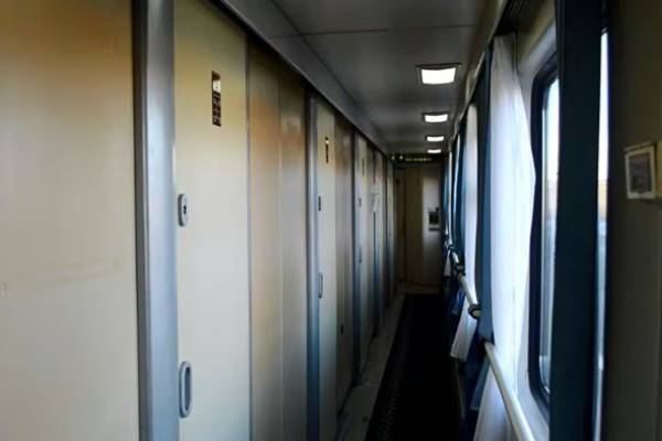 The lockable door of the soft sleeper cabin The lockable door of the soft sleeper cabin