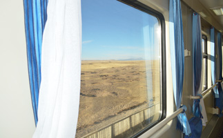 train windows of soft sleeper cabins
