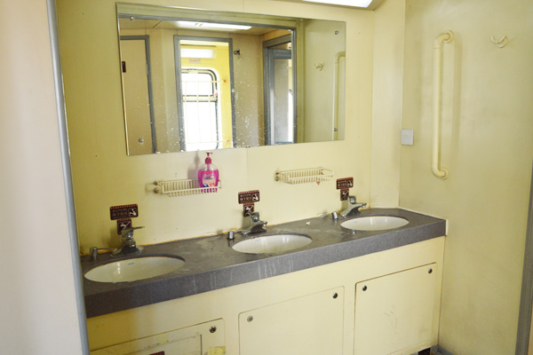  sinks 