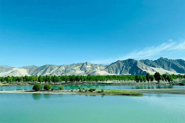 Stunning scenery of Lhasa