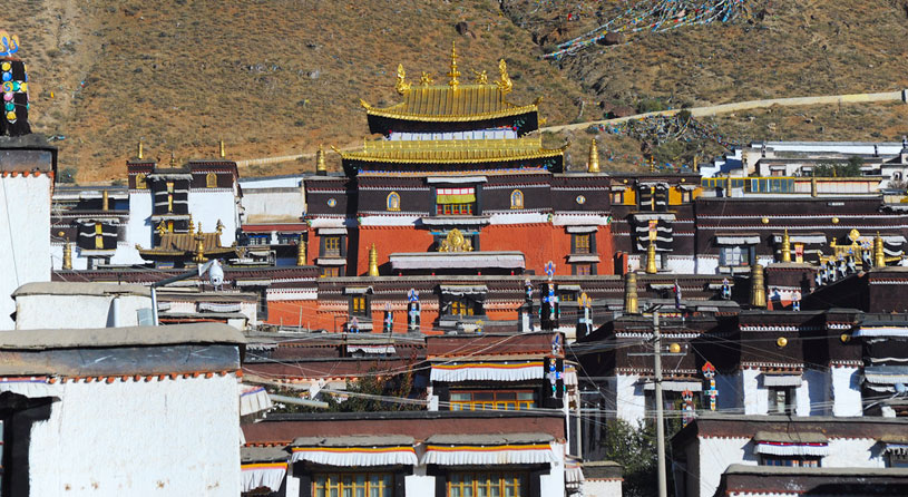 Tashilhunpo Monastery in Shigatse Tashilhunpo Monastery in Shigatse