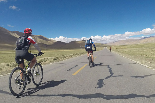 Cycling from Lhasa to Kathmandu