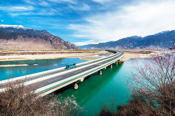 Lhasa-Nyingchi High Grade Highway
