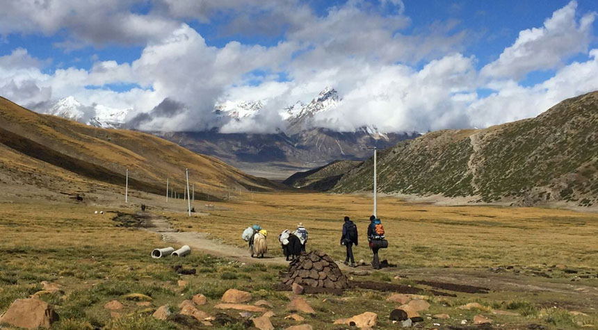 Trek to Yangpachen and enjoy hot spring